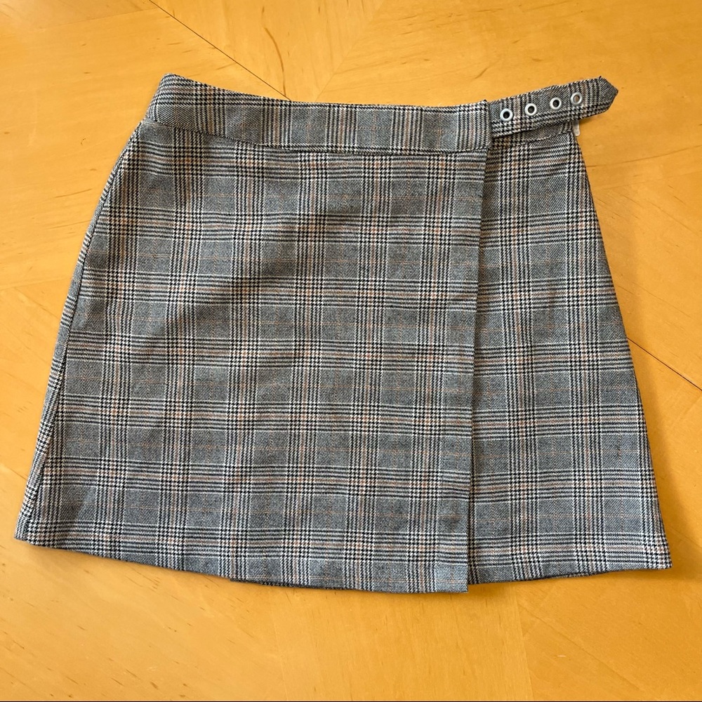 Brandy Melville Emerson skirt